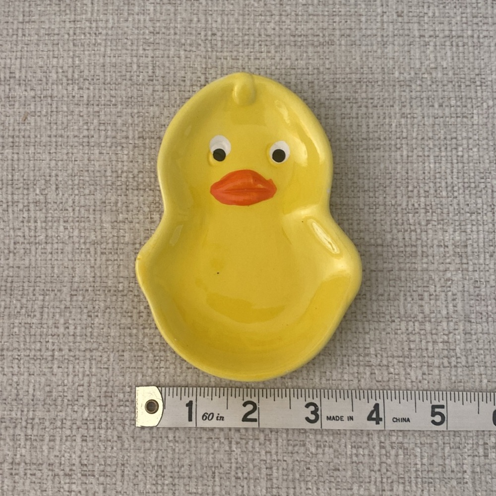 Yellow Duck Display Plate - Picture 4 of 4